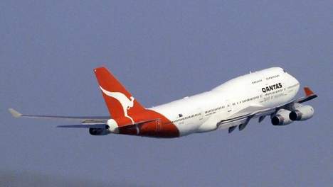 Qantas_airplane_takeoff.jpg